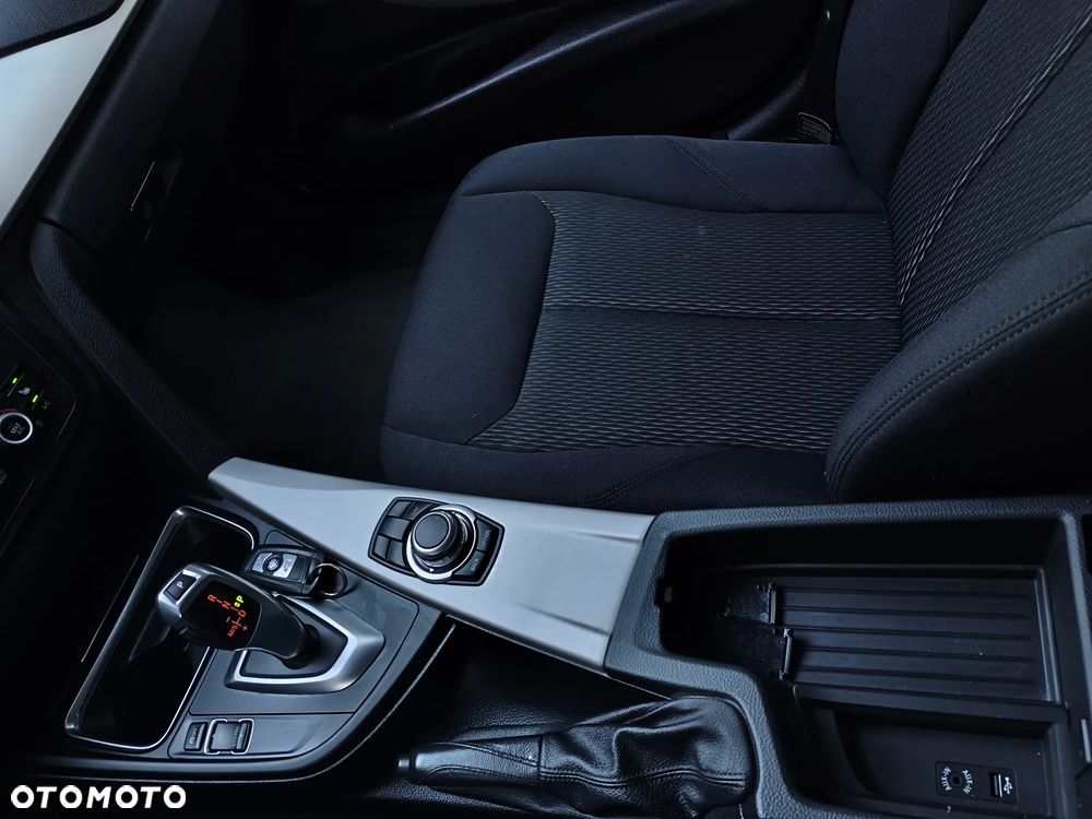 BMW Seria 3 - 32
