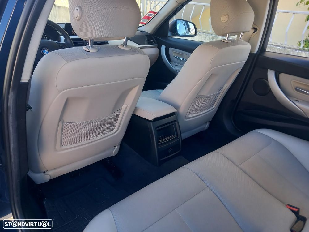 BMW 320 d Line Sport - 3