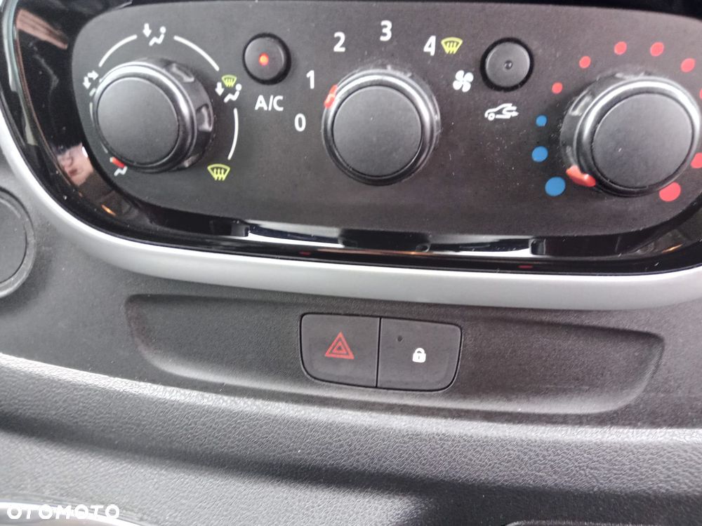 Renault Trafic - 10