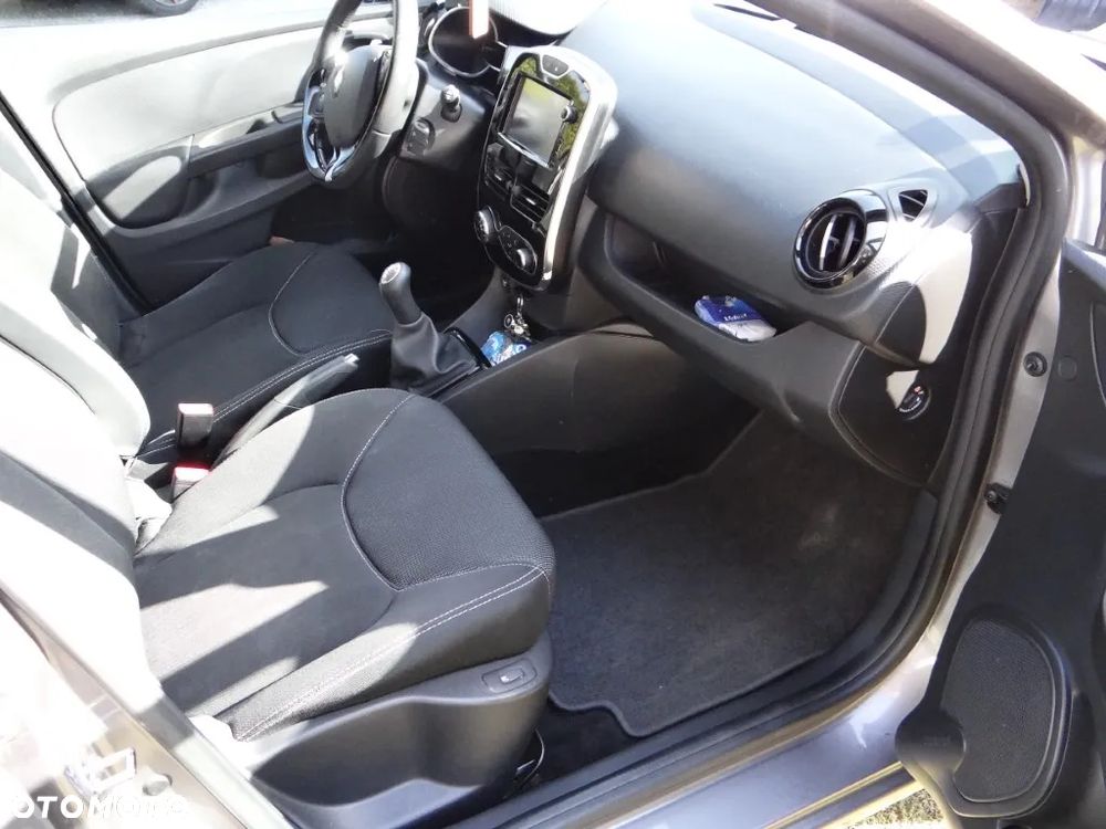 Renault Clio - 9