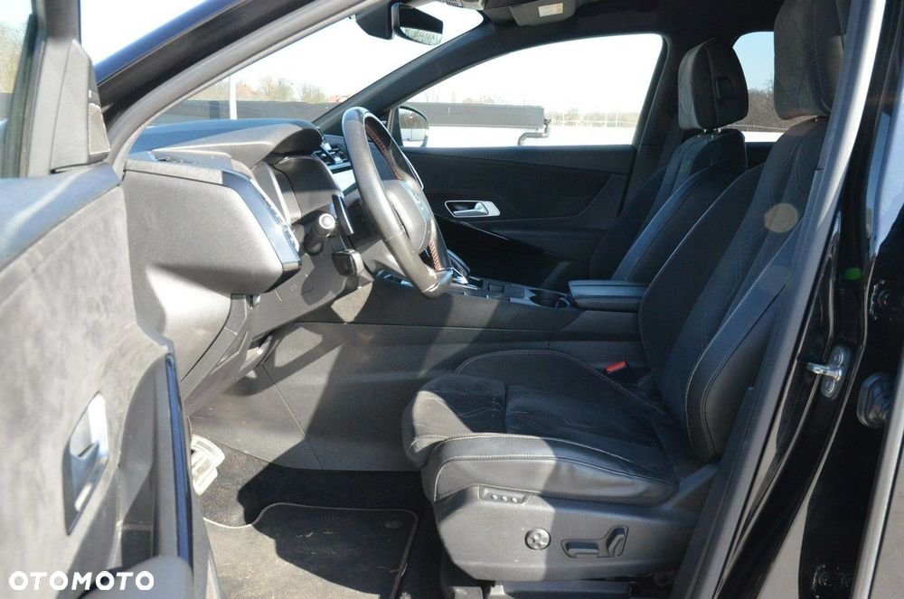 DS Automobiles DS 7 Crossback 2.0 BlueHDi Performance Line + - 29