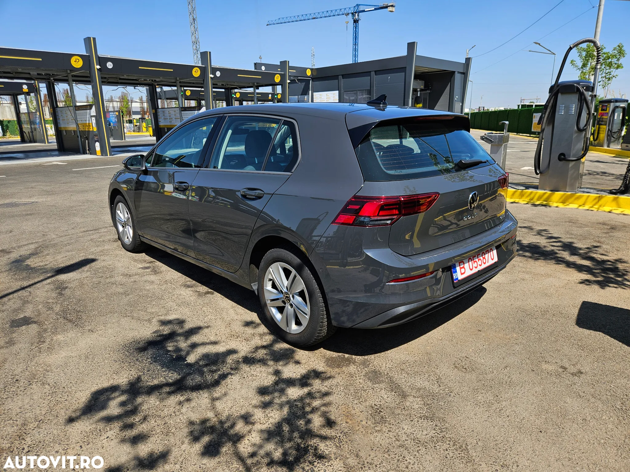 Volkswagen Golf 1.0 eTSI DSG MHEV Life - 4