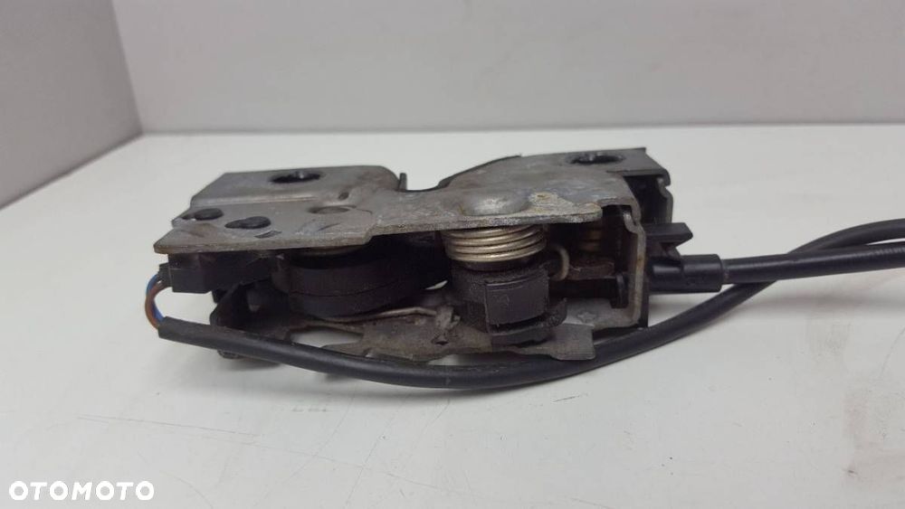 ZAMEK MASKI SKODA FABIA III (NJ3) 2014 - 2022 1.0 44 kW [60 KM] benzyna 2014 - 2022 - 2