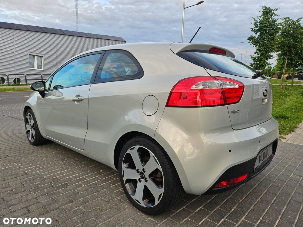 Kia Rio - 21