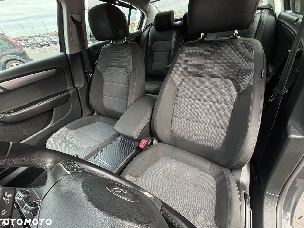 Volkswagen Passat 2.0 TDI Comfortline - 16