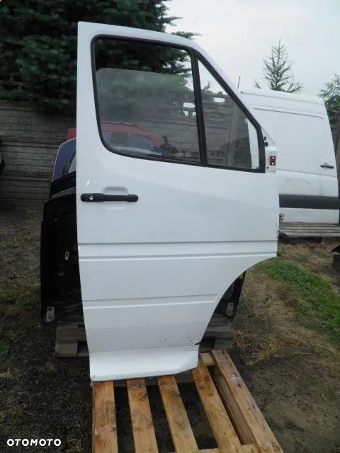 DRZWI PRAWE MERCEDES SPRINTER CDI - 12