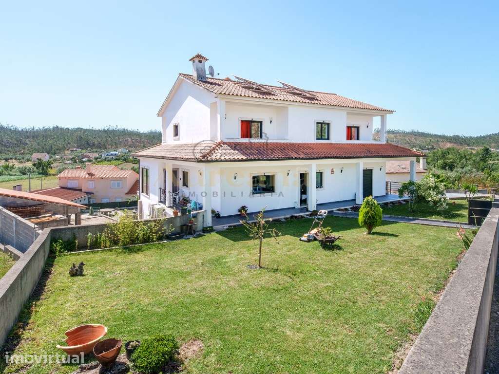 Moradia T5 de Excelência com Piscina, Vista Campo e Elevado Conforto - Grande imagem: 2/47