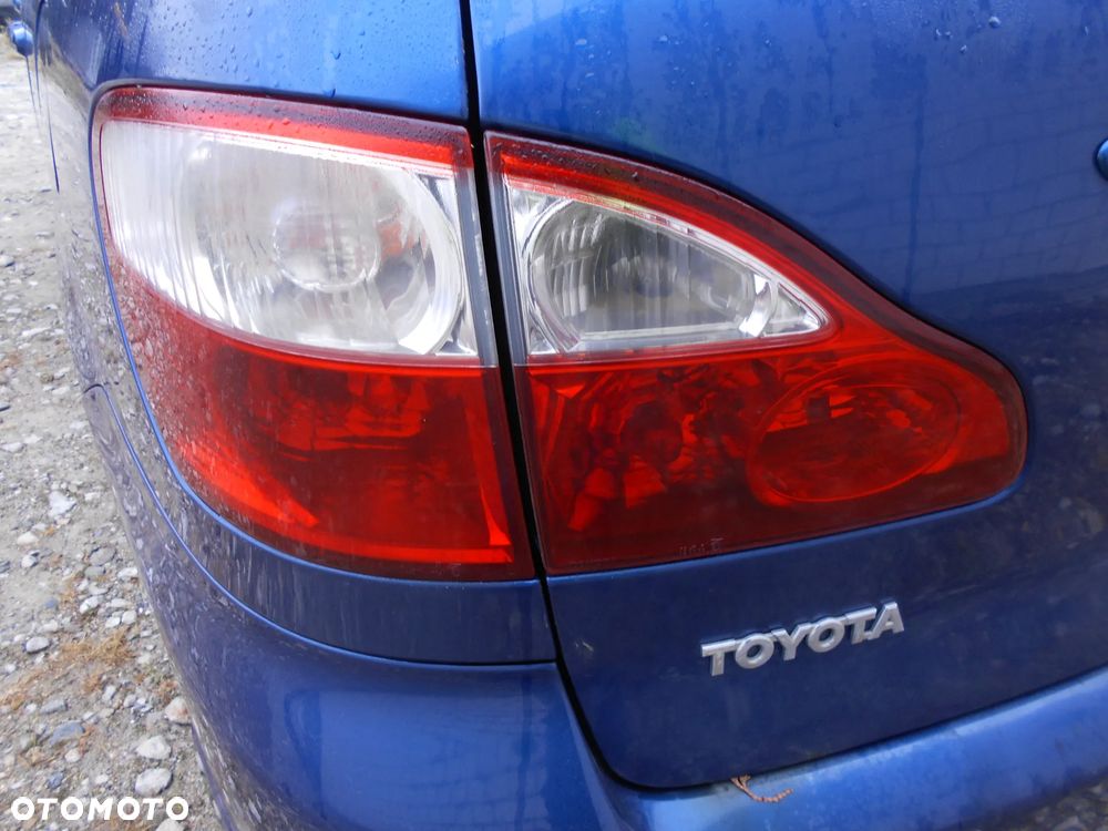 TOYOTA AVENSIS VERSO 2.0 D4D 116 KM LIFT 05R. SILNIK MASKA LAMPA BŁOTNIK - 6