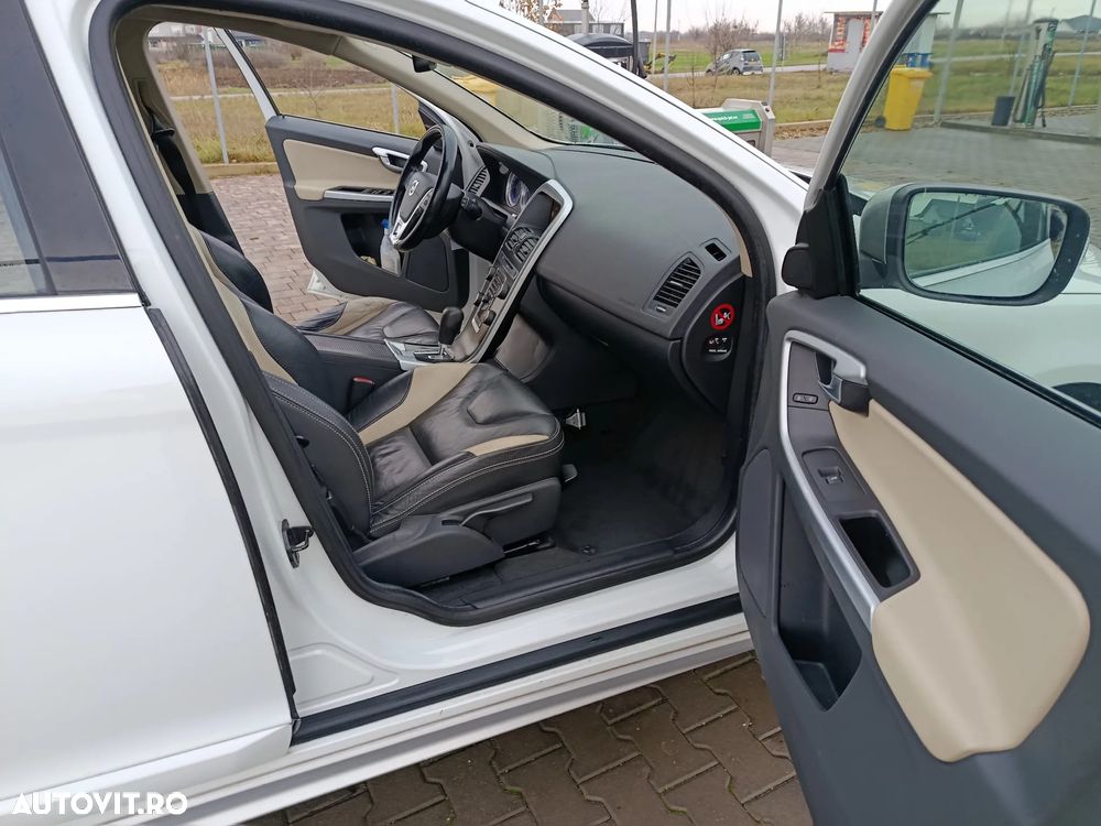 Volvo XC 60 D3 Aut. R Design - 16