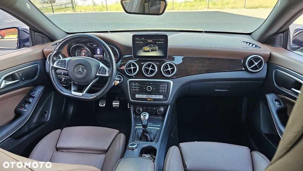 Mercedes-Benz CLA 180 AMG Line - 26