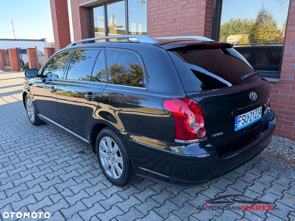Toyota Avensis - 4