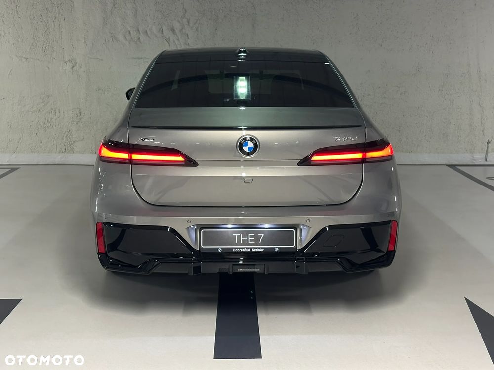 BMW Seria 7 - 10
