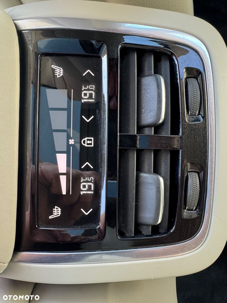 Volvo XC 60 D5 AWD Geartronic Inscription - 21