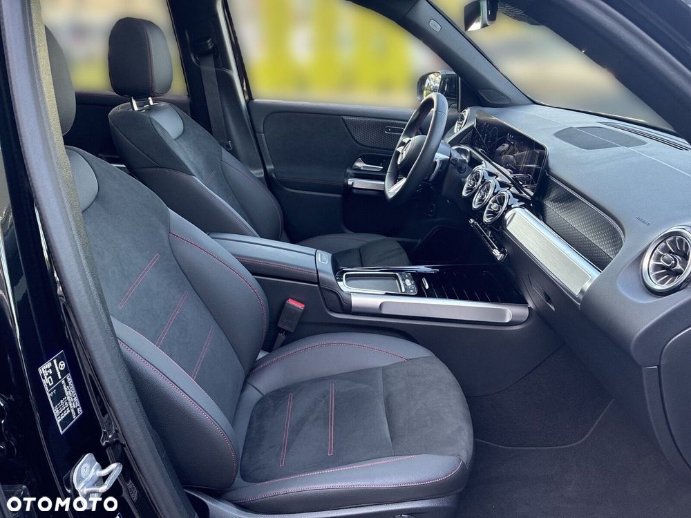 Mercedes-Benz GLB - 18