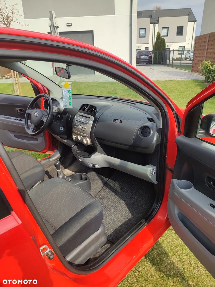 Daihatsu Sirion - 13