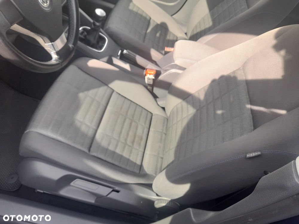 Volkswagen Golf - 19
