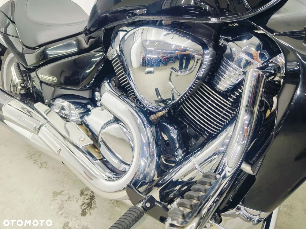 Suzuki Intruder - 8