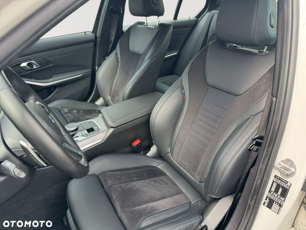 BMW Seria 3 318i M Sport - 14