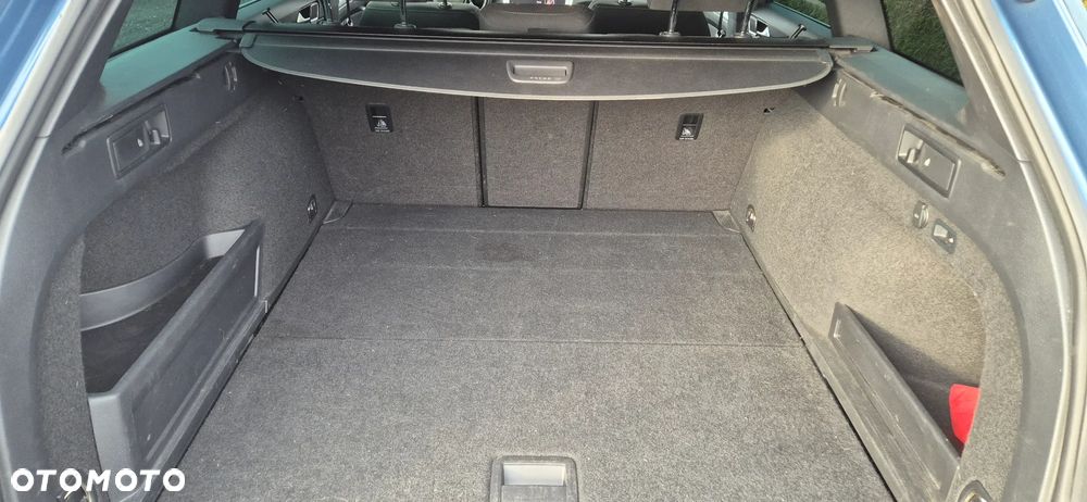 Volkswagen Passat 2.0 TDI SCR (BlueMotion Technology) DSG Comfortline - 34