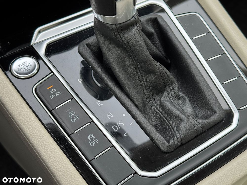 Volkswagen Passat 1.8 TSI BMT Highline DSG - 17