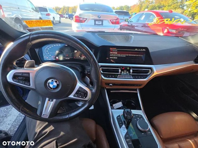 BMW Seria 3 330i xDrive M Sport - 9