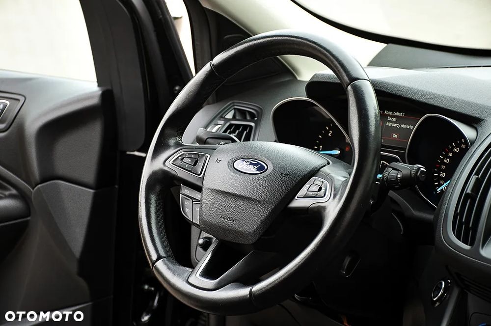 Ford Kuga 2.0 TDCi FWD Titanium Plus - 25
