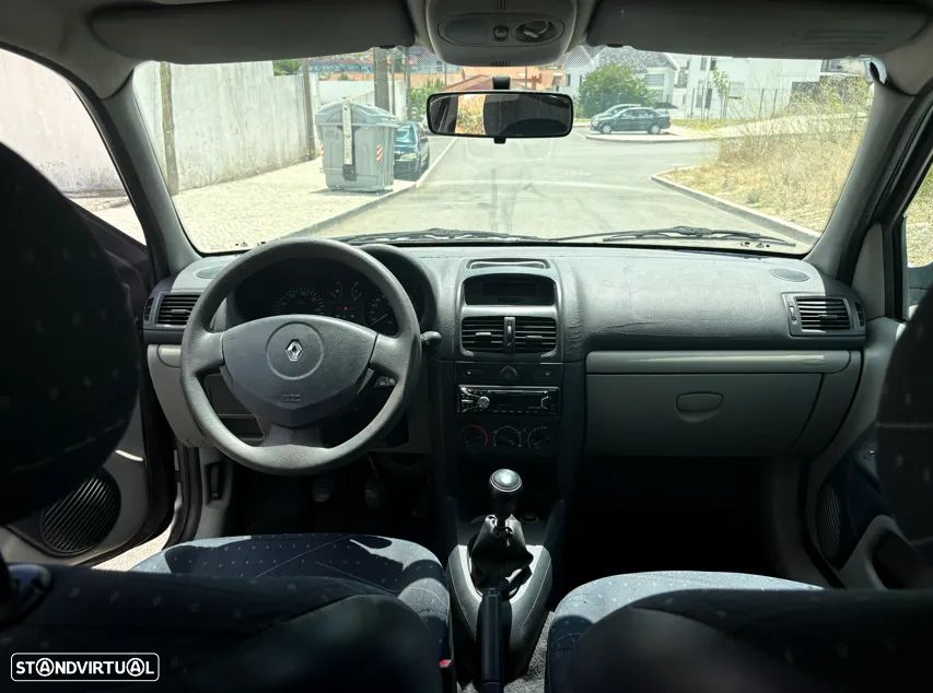 Renault Clio 1.2 16V Confort Authentique - 4