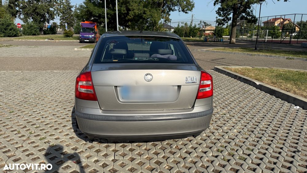 Skoda Octavia 1.6 Elegance - 6
