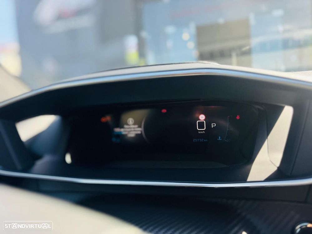 Peugeot 2008 1.2 PureTech Allure Pack EAT8 - 21