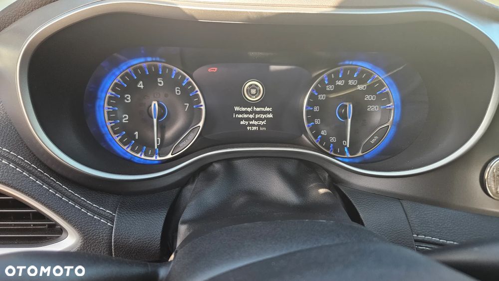 Chrysler Pacifica - 8