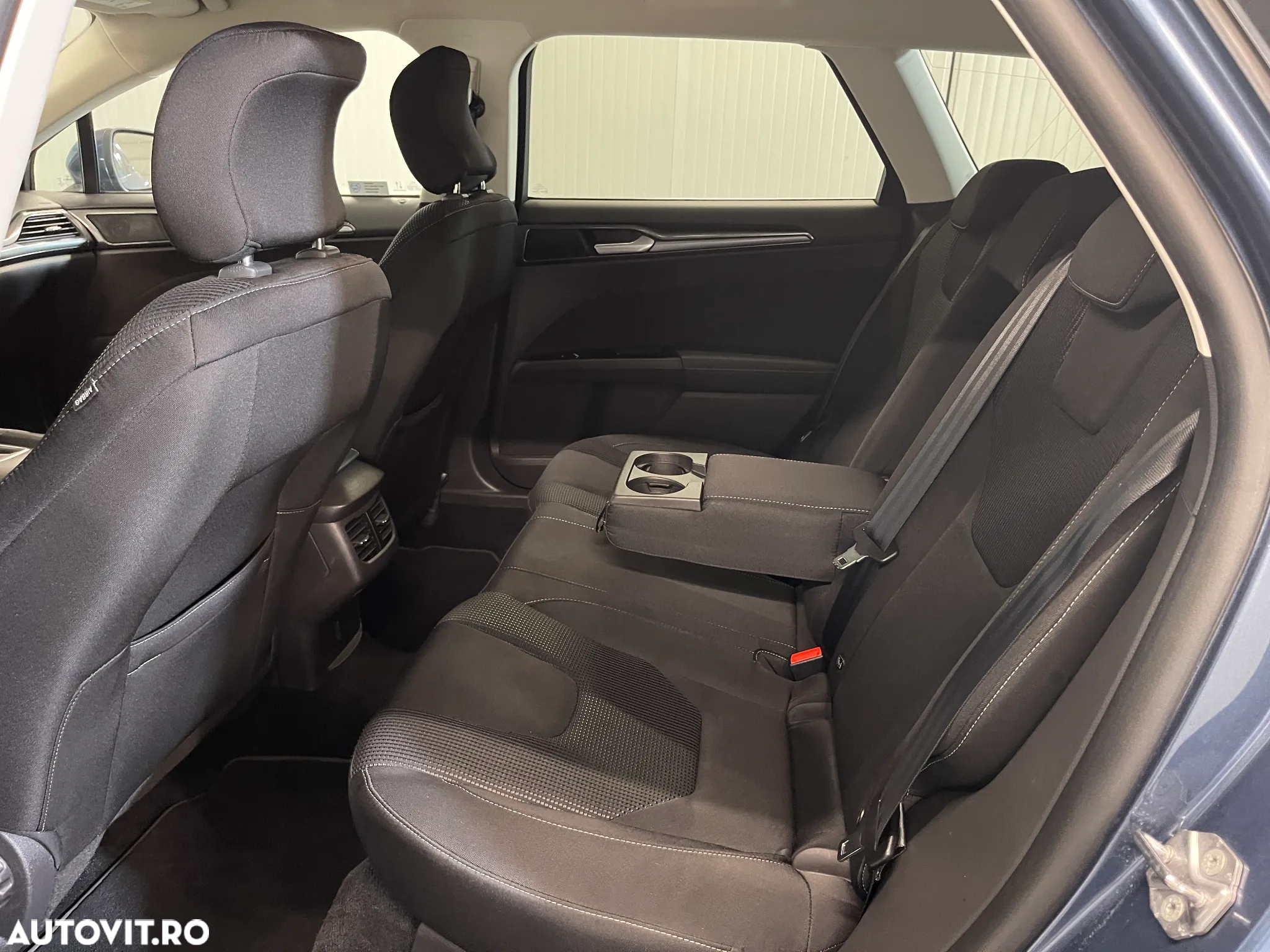 Ford Mondeo 2.0 HEV Titanium - 11
