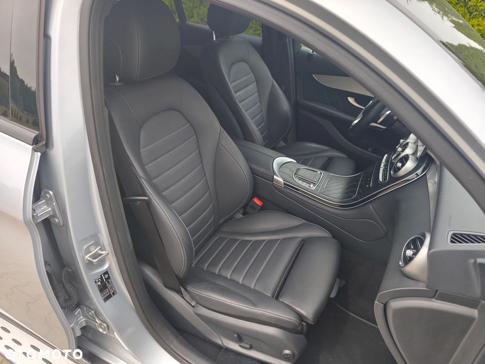 Mercedes-Benz GLC 220 d 4Matic 9G-TRONIC AMG Line Plus - 27
