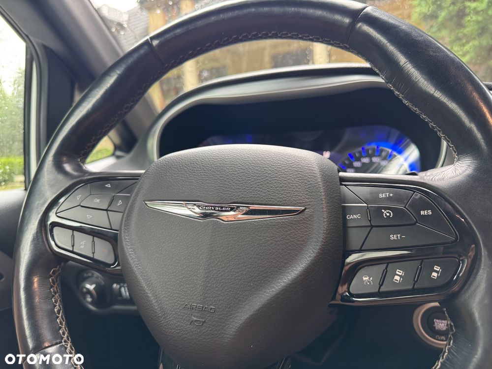 Chrysler Pacifica - 29