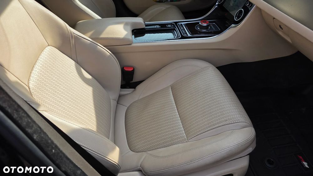 Jaguar XF 20d AWD Prestige - 29