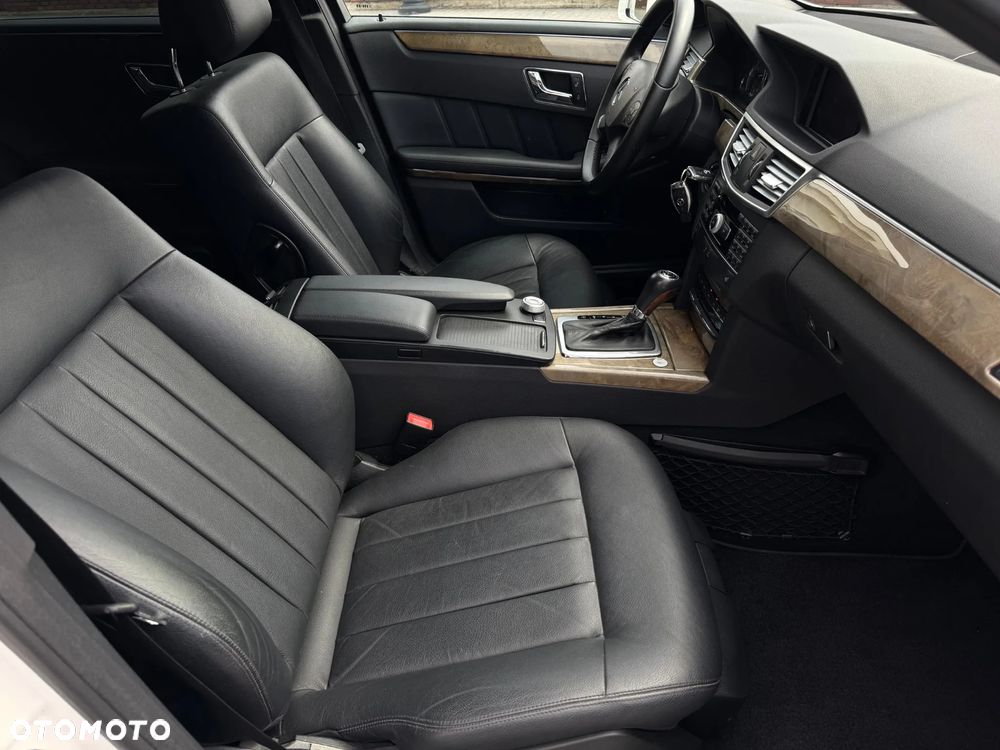 Mercedes-Benz Klasa E - 16