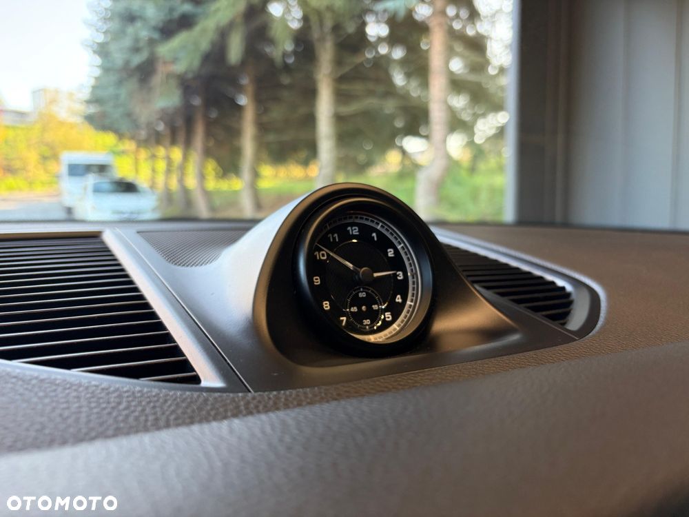 Porsche Macan Standard - 12