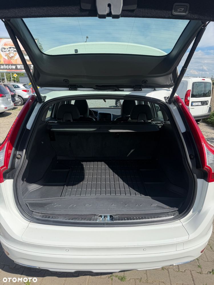 Volvo XC 60 D5 AWD Momentum - 12