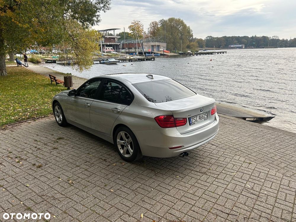 BMW Seria 3 328i xDrive - 7