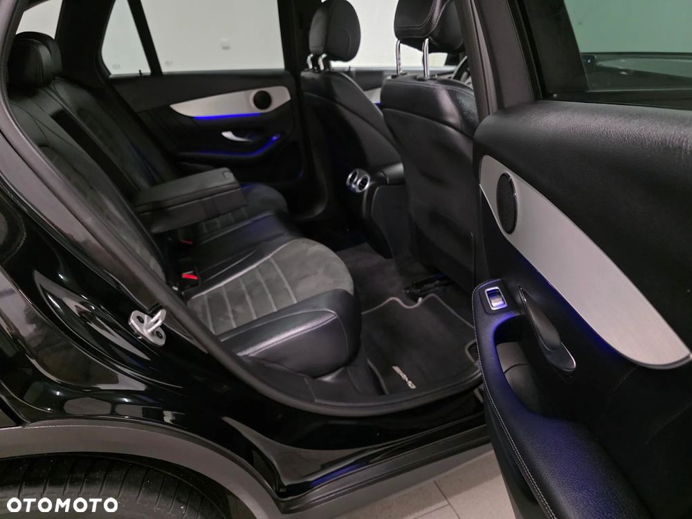 Mercedes-Benz GLC 300 de 4Matic 9G-TRONIC AMG Line Plus - 31