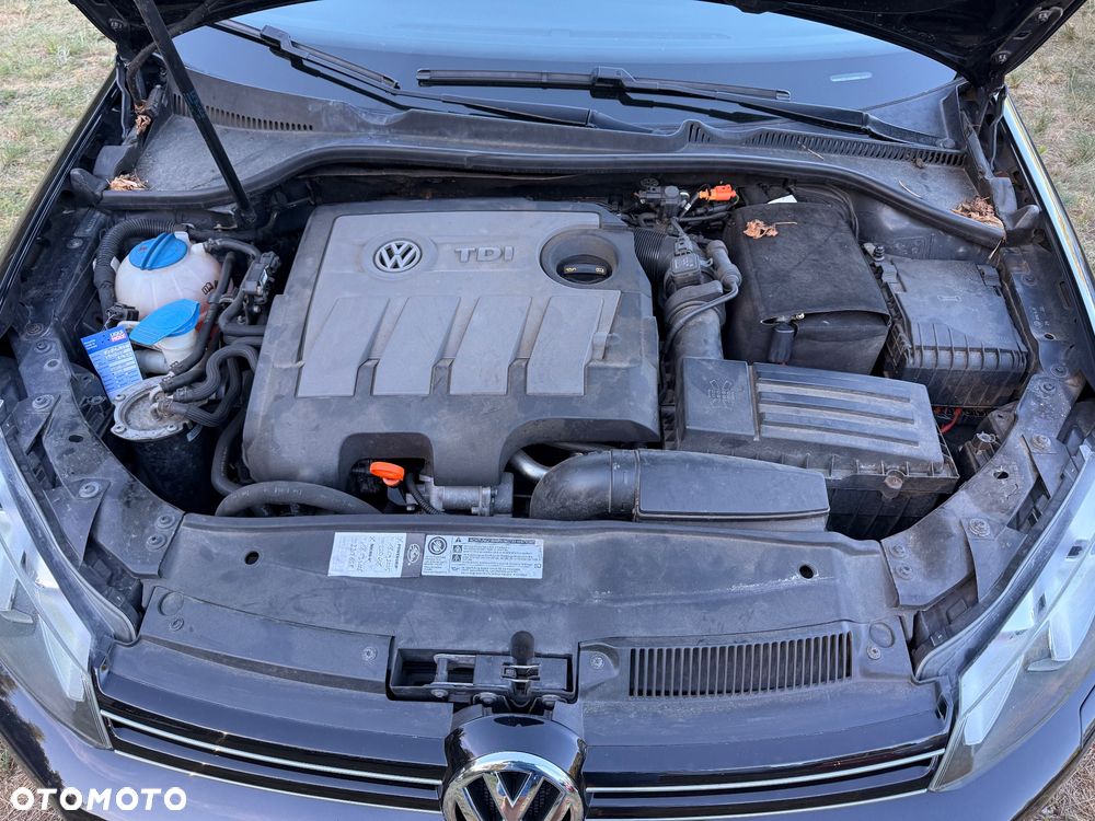 Volkswagen Golf 1.6 TDI DPF Highline - 27