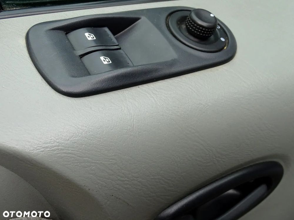 Opel Vivaro 2.5 CDTI L1H1 Tour - 9