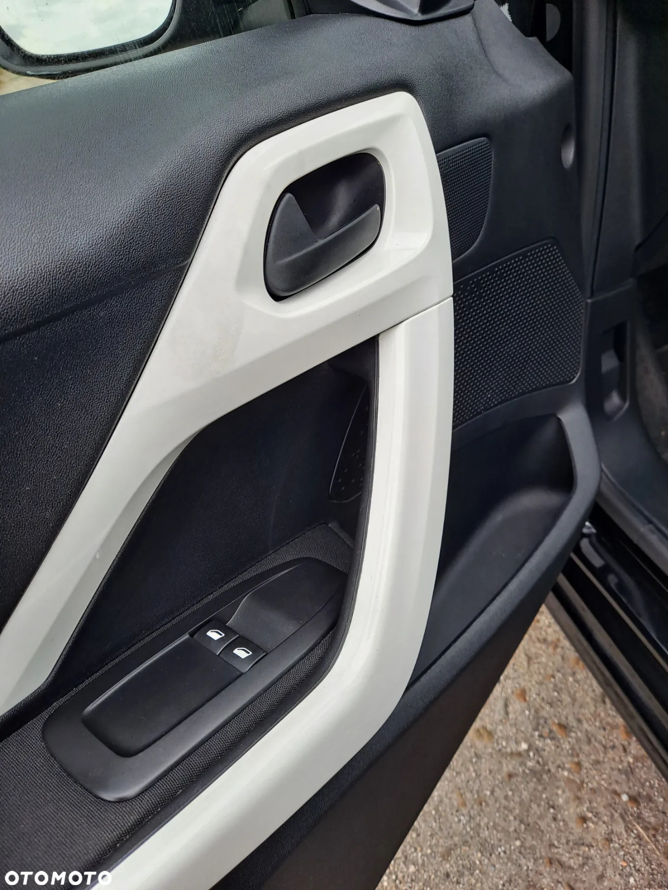 Peugeot 208 - 14