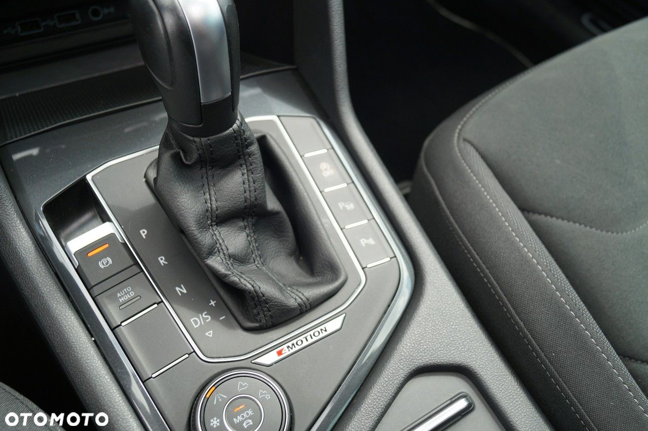 Volkswagen Tiguan - 36