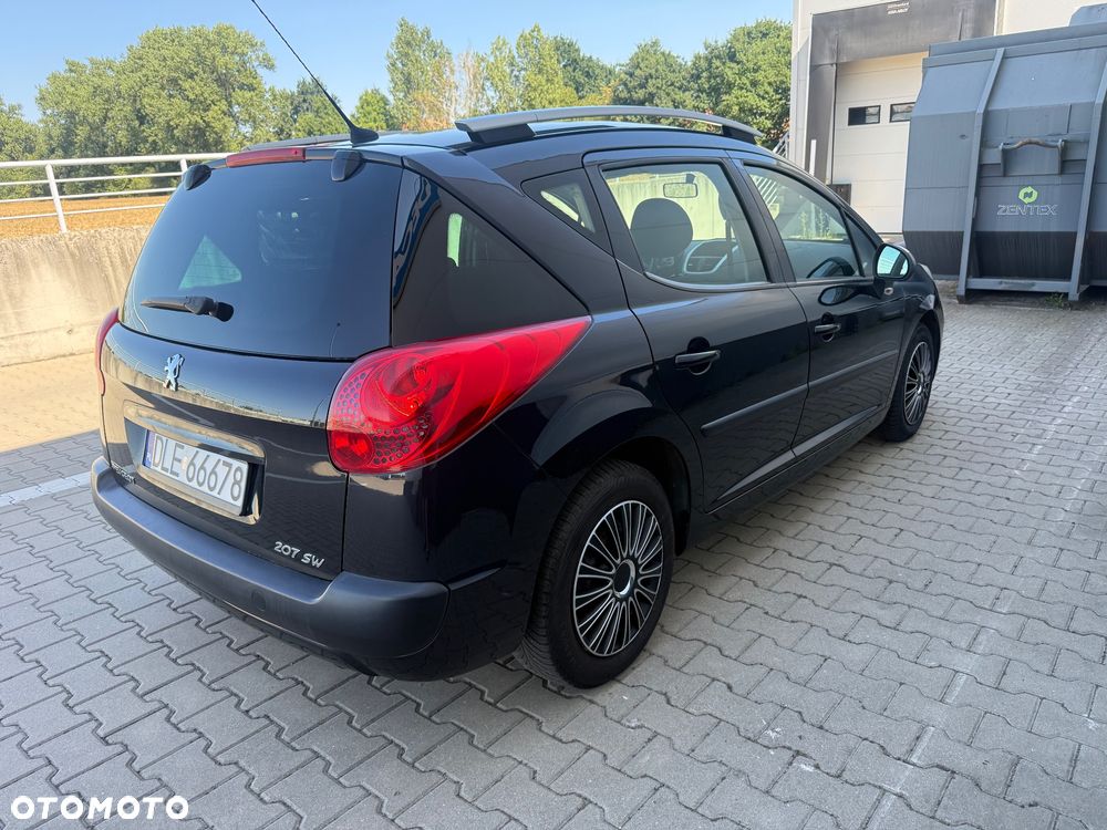 Peugeot 207 1.4 16V Trendy - 3