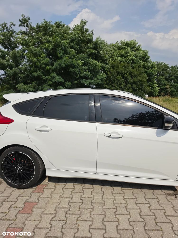 Ford Focus ST - 15