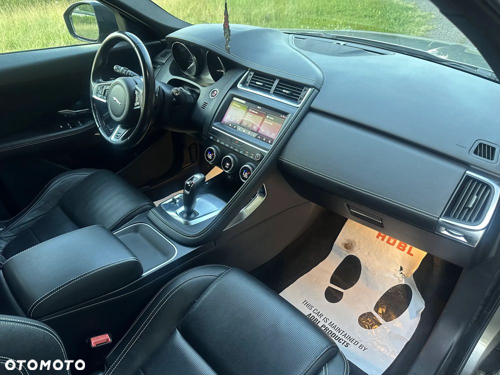 Jaguar E-Pace D150 AWD R-Dynamic - 19