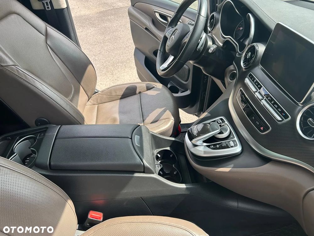 Mercedes-Benz Klasa V 300 d Exclusive 9G-Tronic (d³ugi) - 32