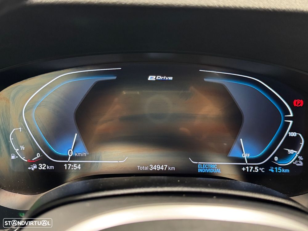 BMW 545 e xDrive Pack M - 20