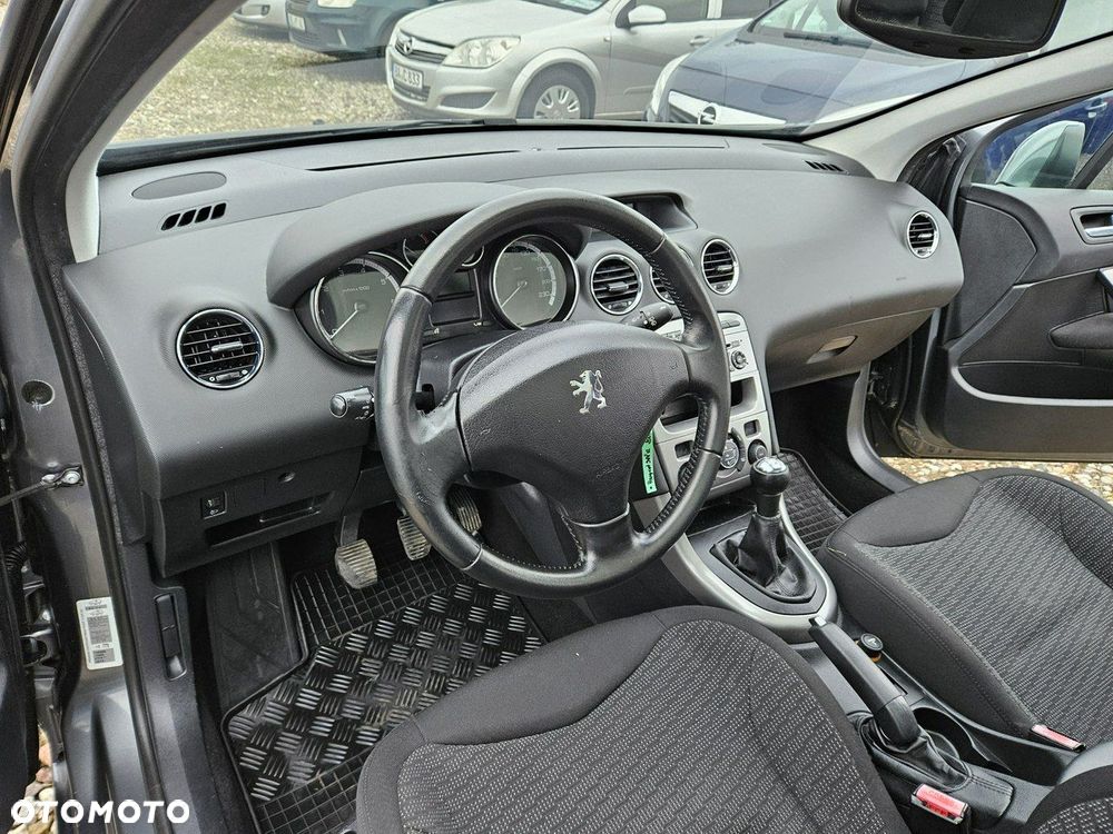 Peugeot 308 - 8