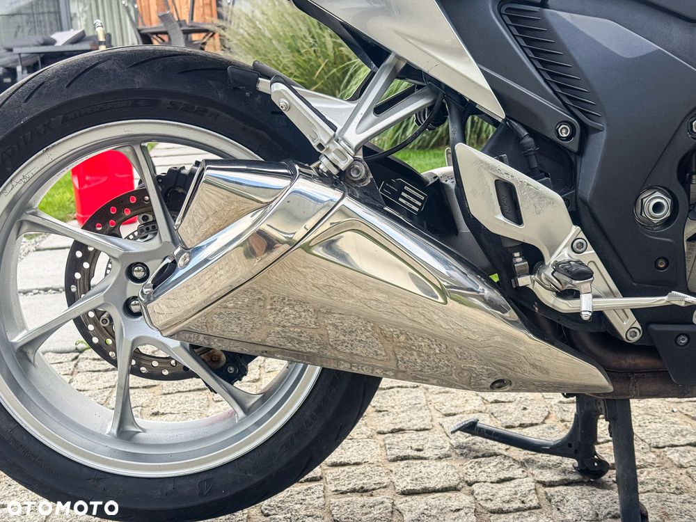 Honda VFR - 25
